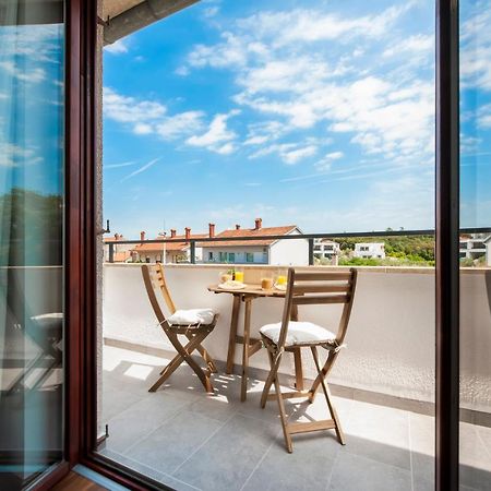Apartments E&M Пула Екстериор снимка