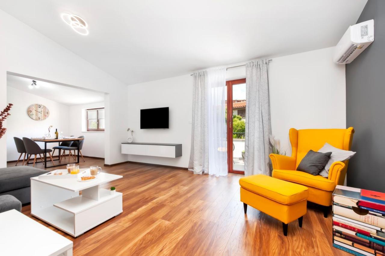 Apartments E&M Пула Екстериор снимка