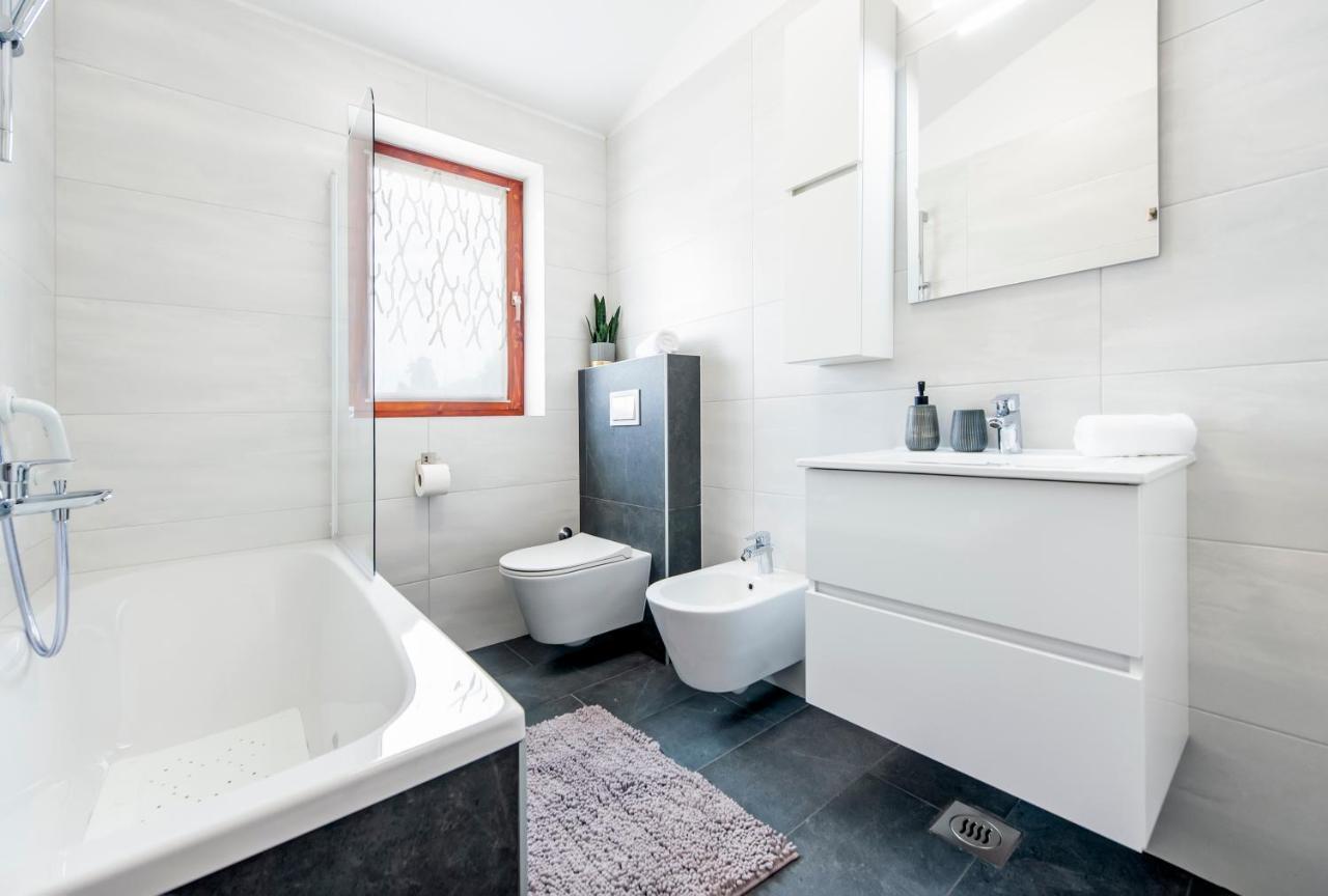 Apartments E&M Пула Екстериор снимка
