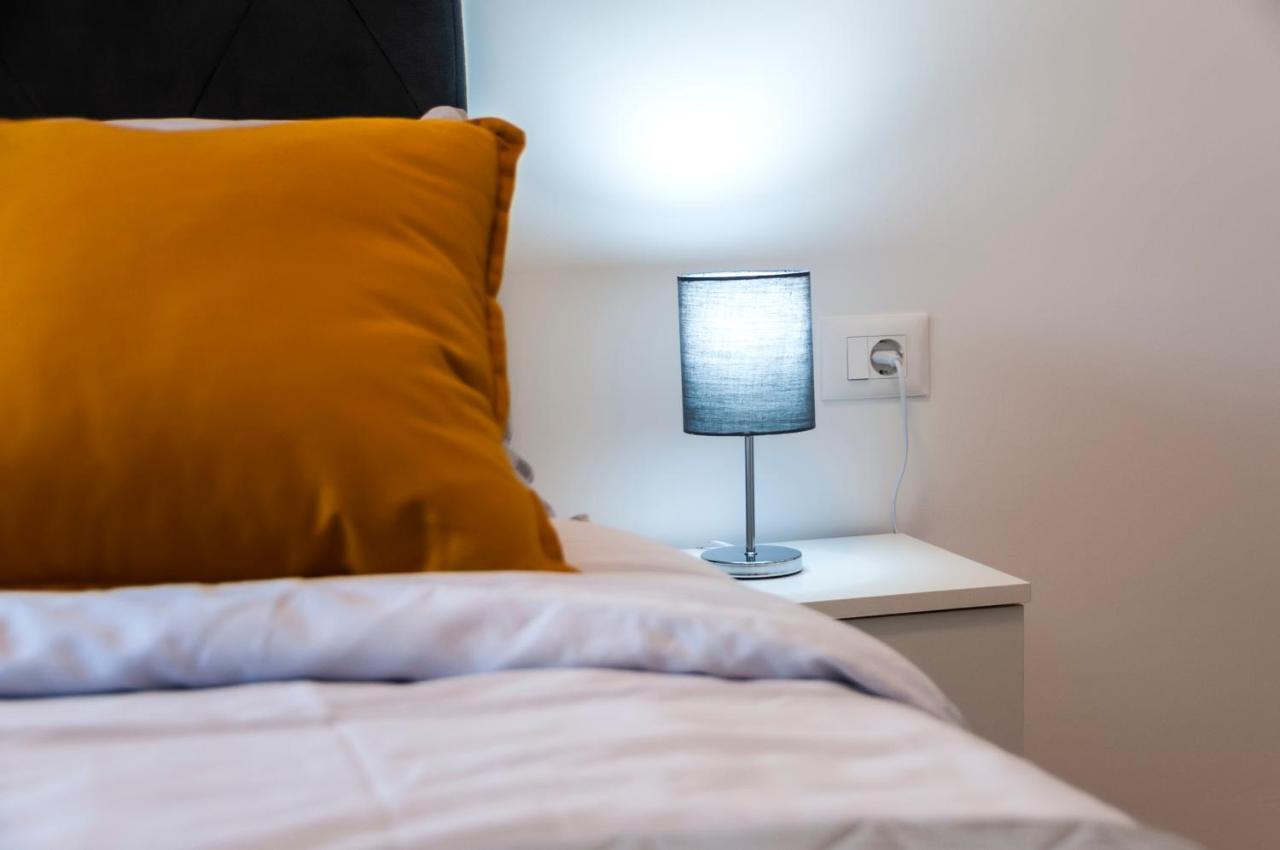 Apartments E&M Пула Екстериор снимка