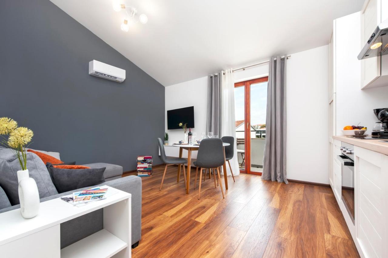 Apartments E&M Пула Екстериор снимка