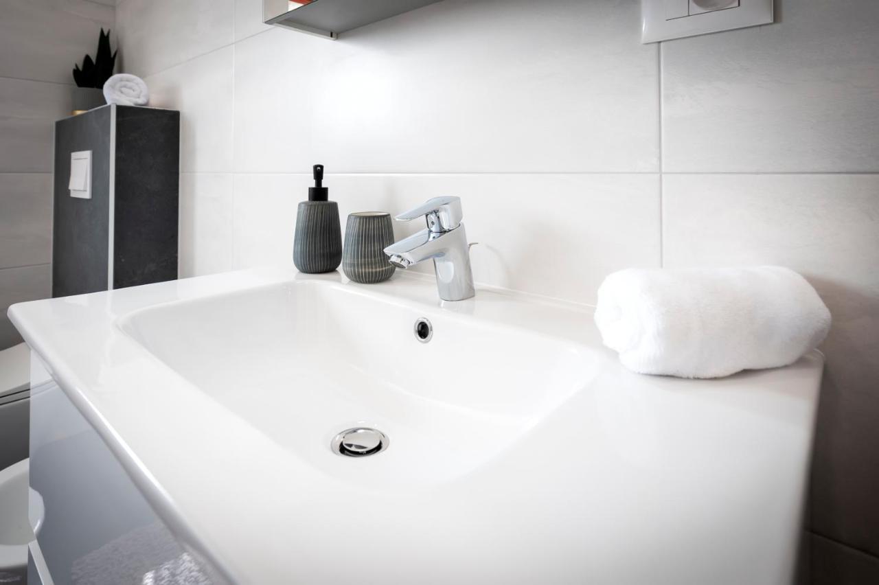 Apartments E&M Пула Екстериор снимка