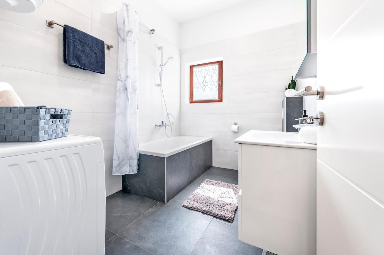 Apartments E&M Пула Екстериор снимка