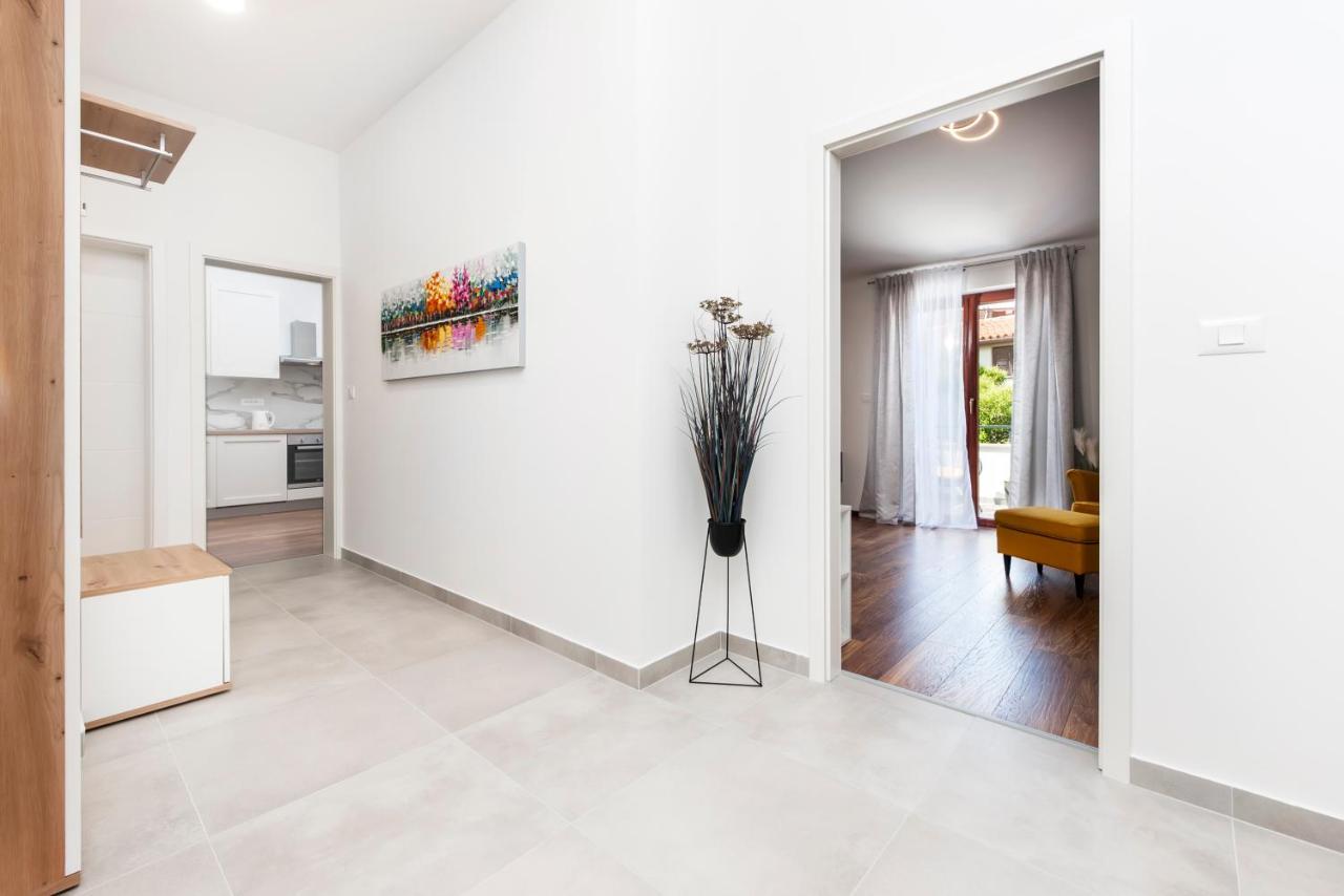 Apartments E&M Пула Екстериор снимка